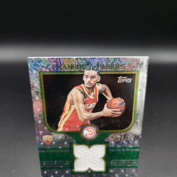 25-26 Topps Asa Newell RC Franchise Fabrics FF-AN Atlanta Hawks Holofoil /99 - Picture 3 of 6